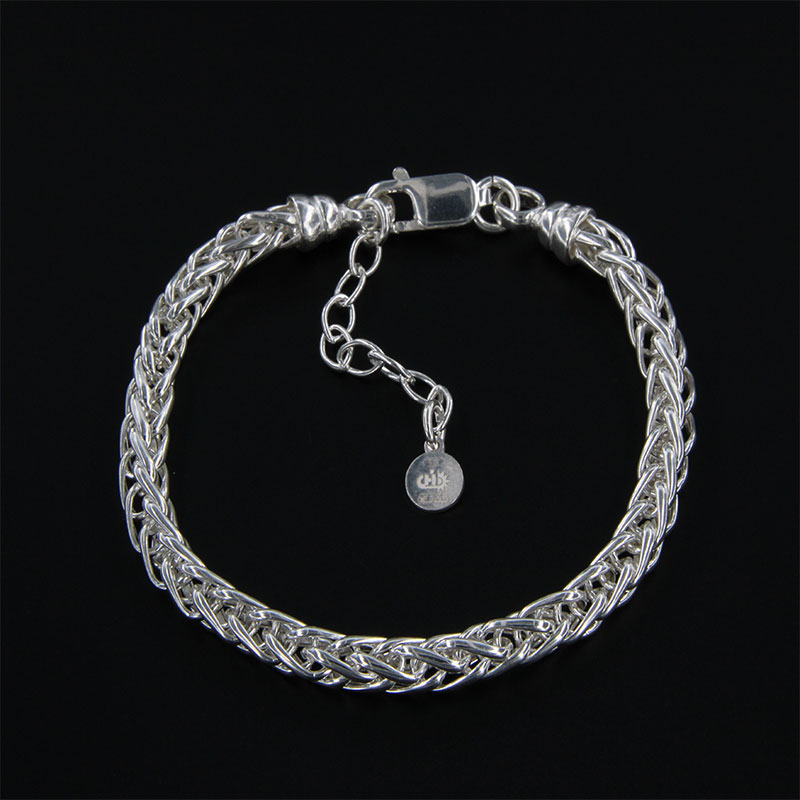Womens 925 ° silver bracelet with double oval rings and safety clasp.