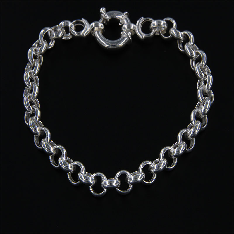 Womens 925 ° silver bracelet with round rings and safety clasp.