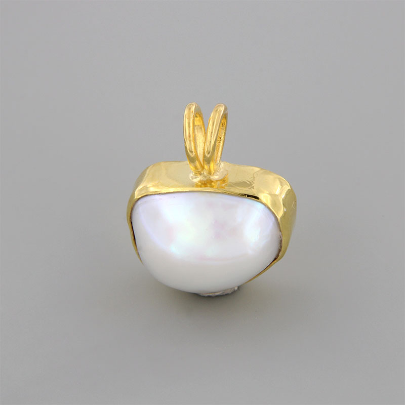 Women handmade gold pendant Pendant K18 with natural white baroque Pearl without processing.