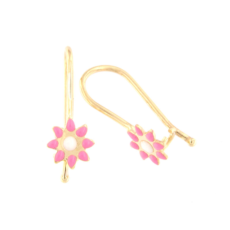 Παιδικά χρυσά σκουλαρίκια Κ9 σε σχήμα λουλούδι διακοσμημένα με ροζ και λευκό σμάλτο.