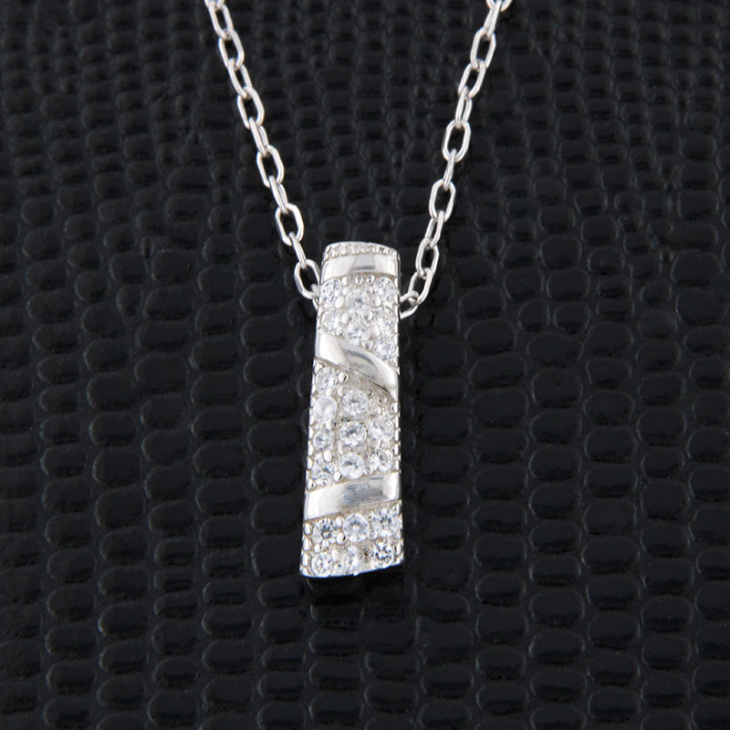 Womens silver necklace in rectangular shape with 925 chain decorated with white zircons.