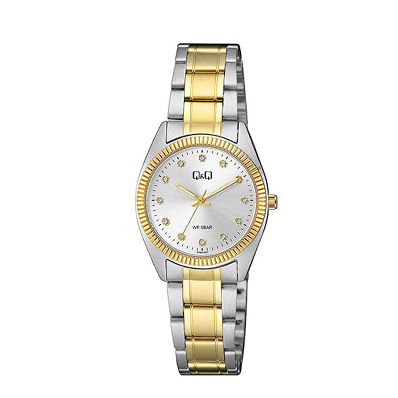 Γυναικείο ρολόι χειρός Q&Q σε λευκό καντράν με δίχρωμο μπρασελέ και ζιργκόν.
