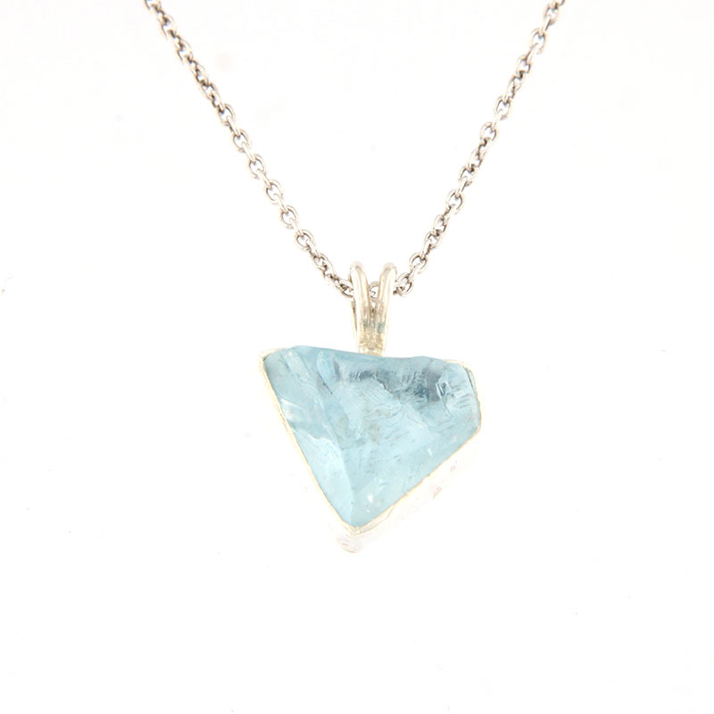 Womens handmade silver pendant with chain 925° decorated with natural aqua marina.