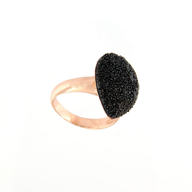 Γυναικείο ασημένιο δαχτυλίδι σε σχήμα σταγόνας 925 διακοσμημένο με μαύρα ζιργκόν.