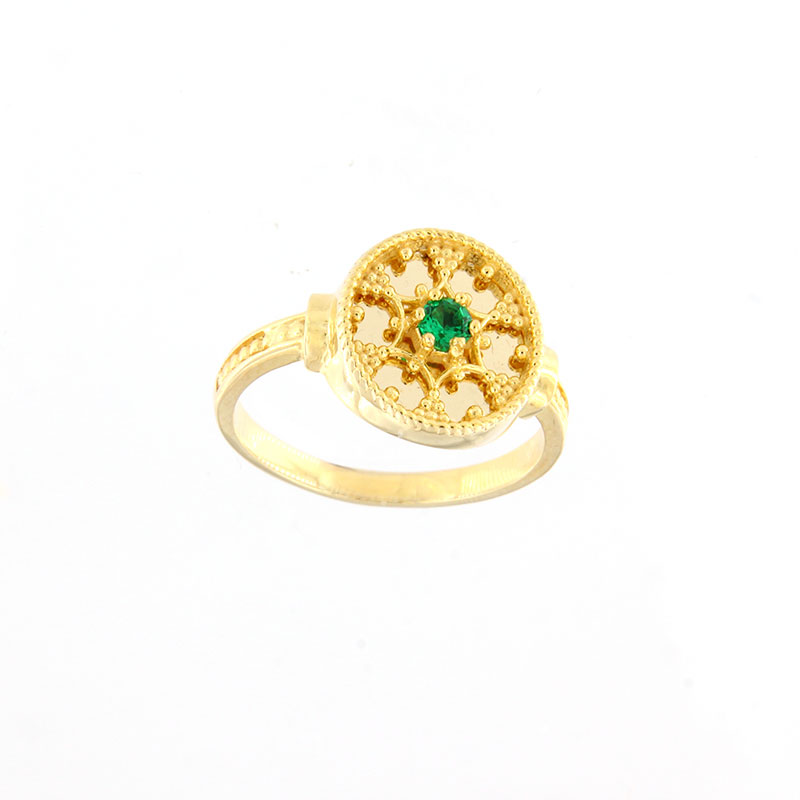 14K Yellow gold womens byzantine ring decorated with green cubic zirconia.