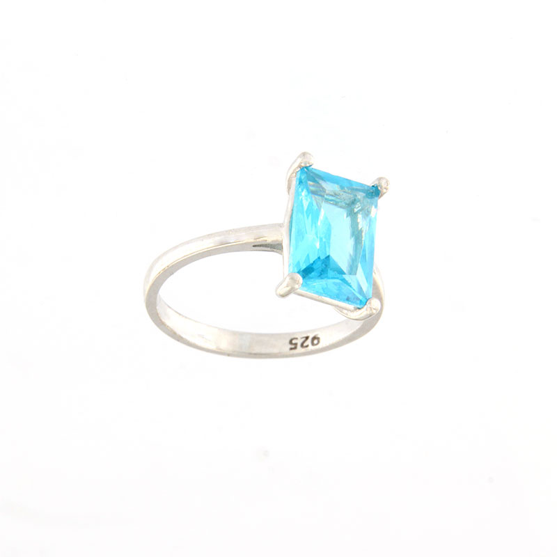 Womens silver ring 925 decorated with light blue cubic zirconia.