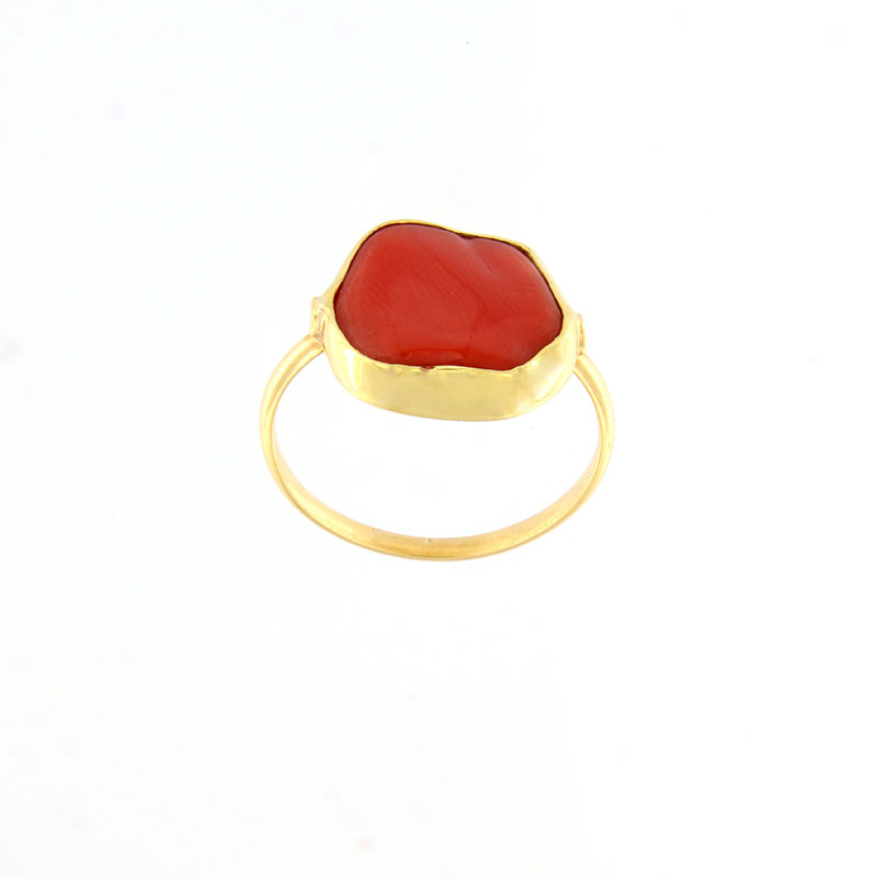 18K Gold womens ring decorated with a natural Peace Coral.