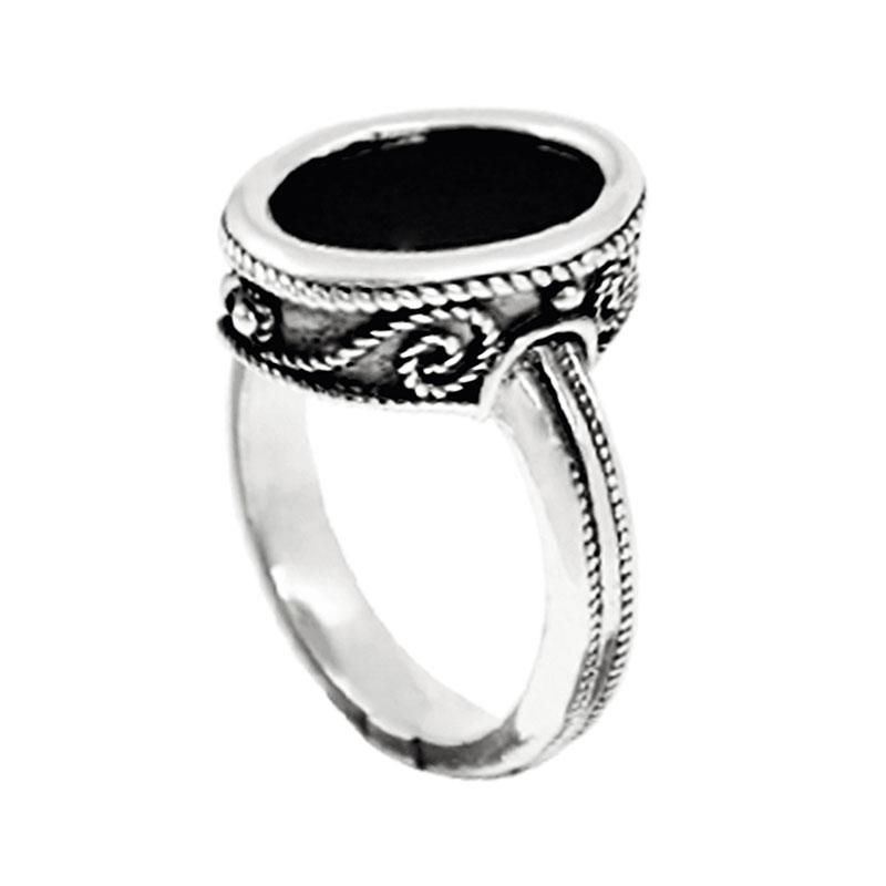Ανδρικό Χειροποίητο Ασημένιο Δαχτυλίδι με Μαύρη Πατίνα & Φυσικό Μαύρο Όνυχα.