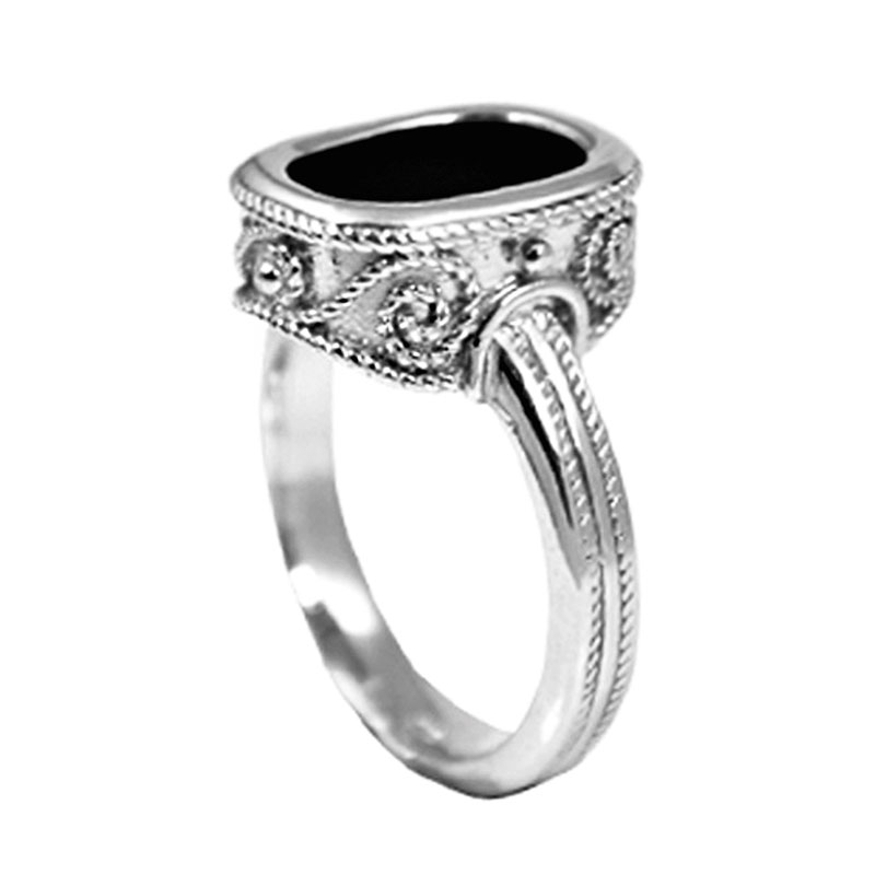 Ανδρικό Χειροποίητο Ασημένιο Δαχτυλίδι με Μαύρη Πατίνα & Φυσικό Μαύρο Όνυχα.